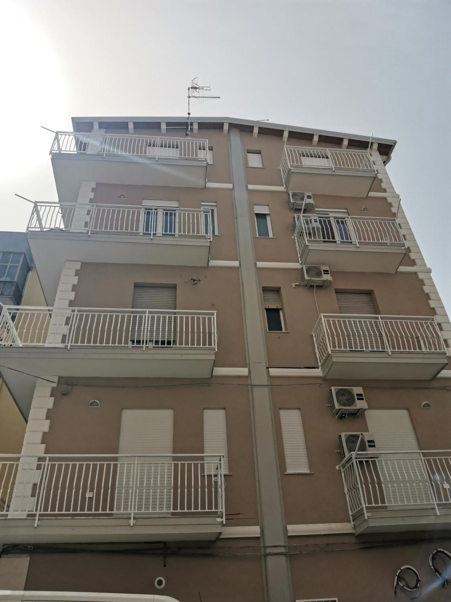 Palazzo Buscema - Appartamenti & Residence Crotone Esterno foto
