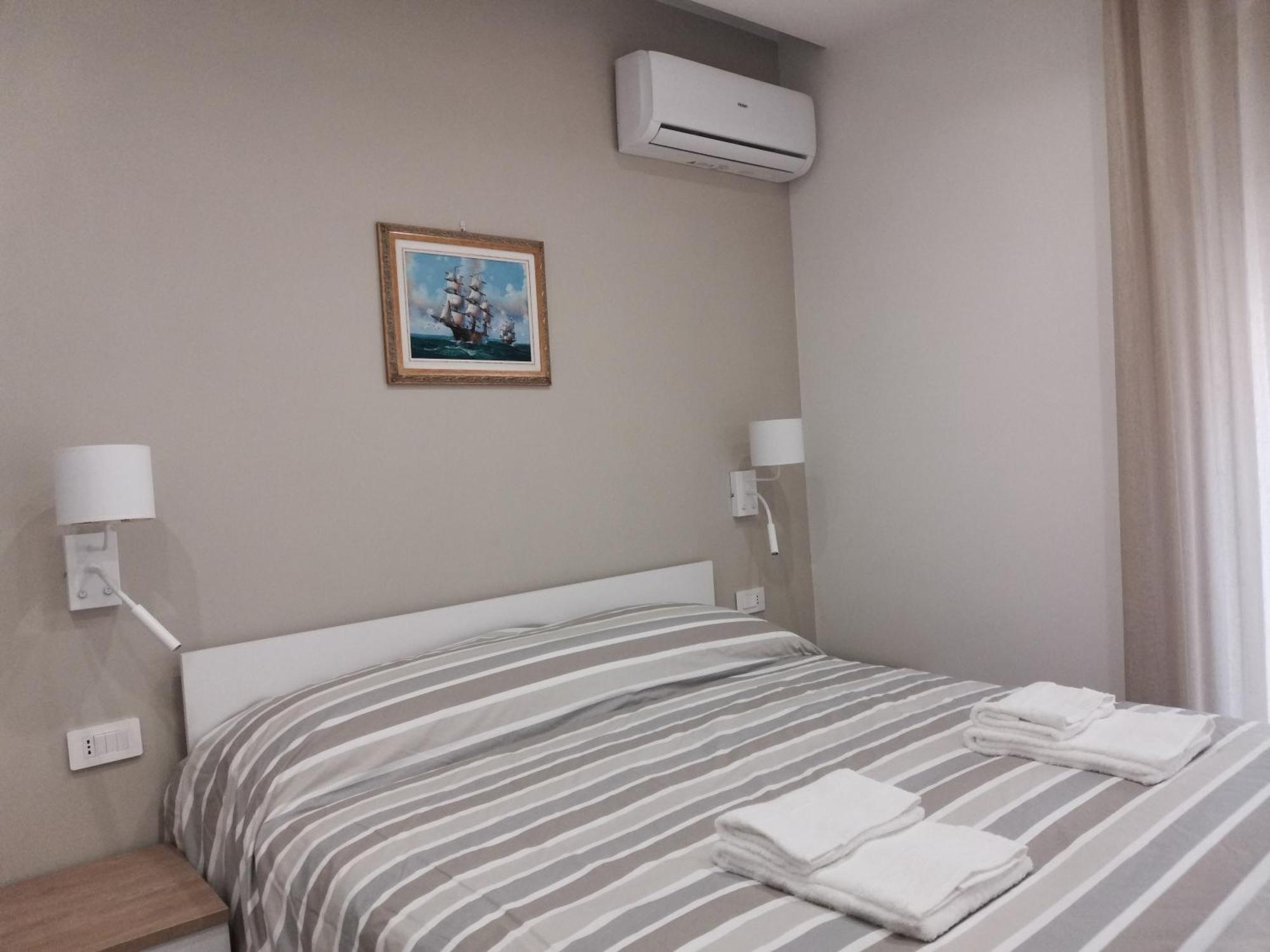 Palazzo Buscema - Appartamenti & Residence Crotone Esterno foto