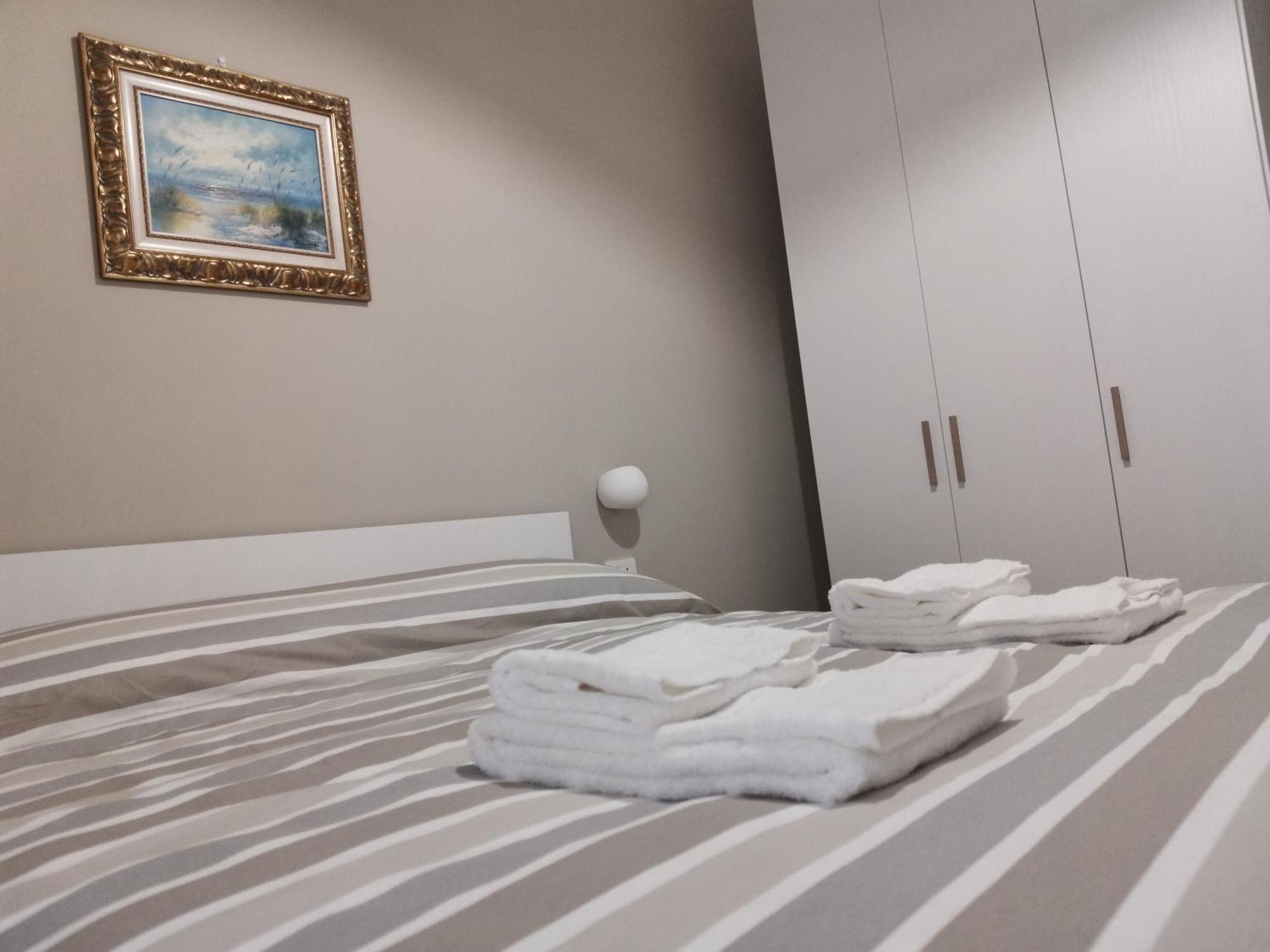 Palazzo Buscema - Appartamenti & Residence Crotone Esterno foto