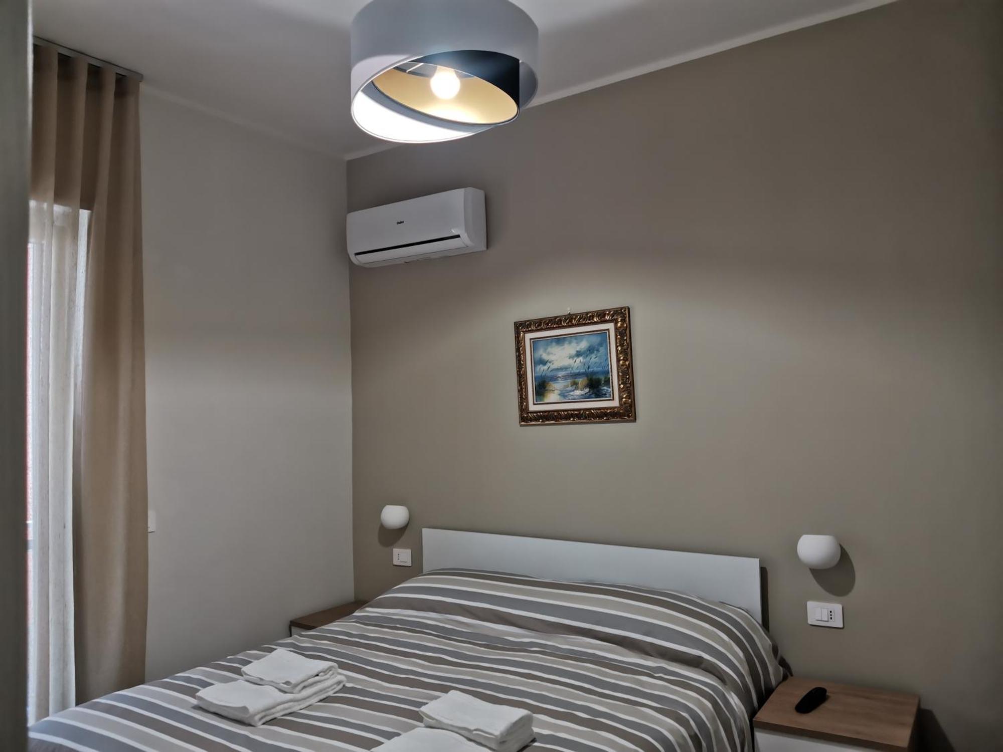 Palazzo Buscema - Appartamenti & Residence Crotone Esterno foto