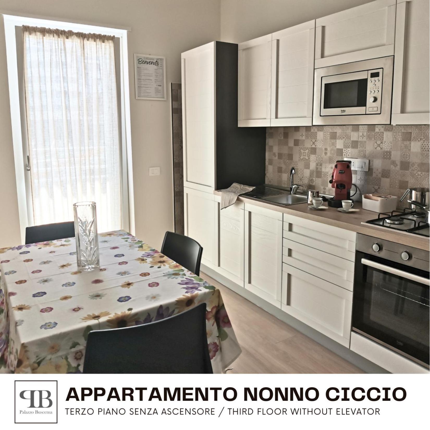 Palazzo Buscema - Appartamenti & Residence Crotone Esterno foto